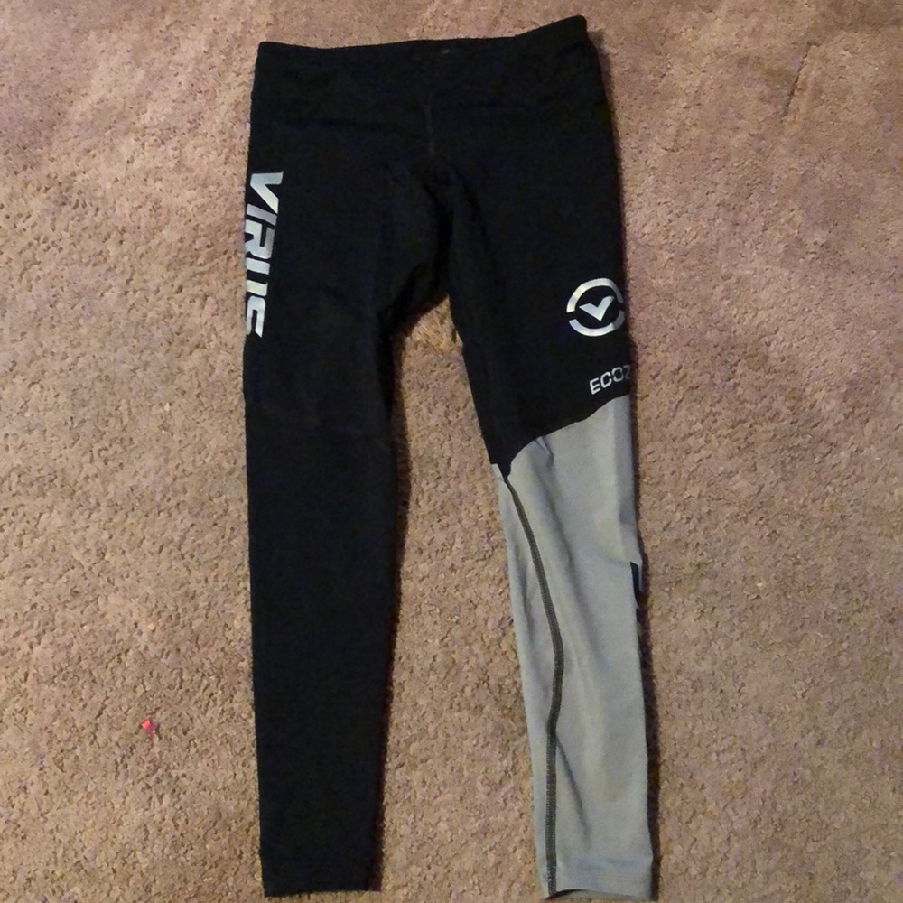 Virus workout tights